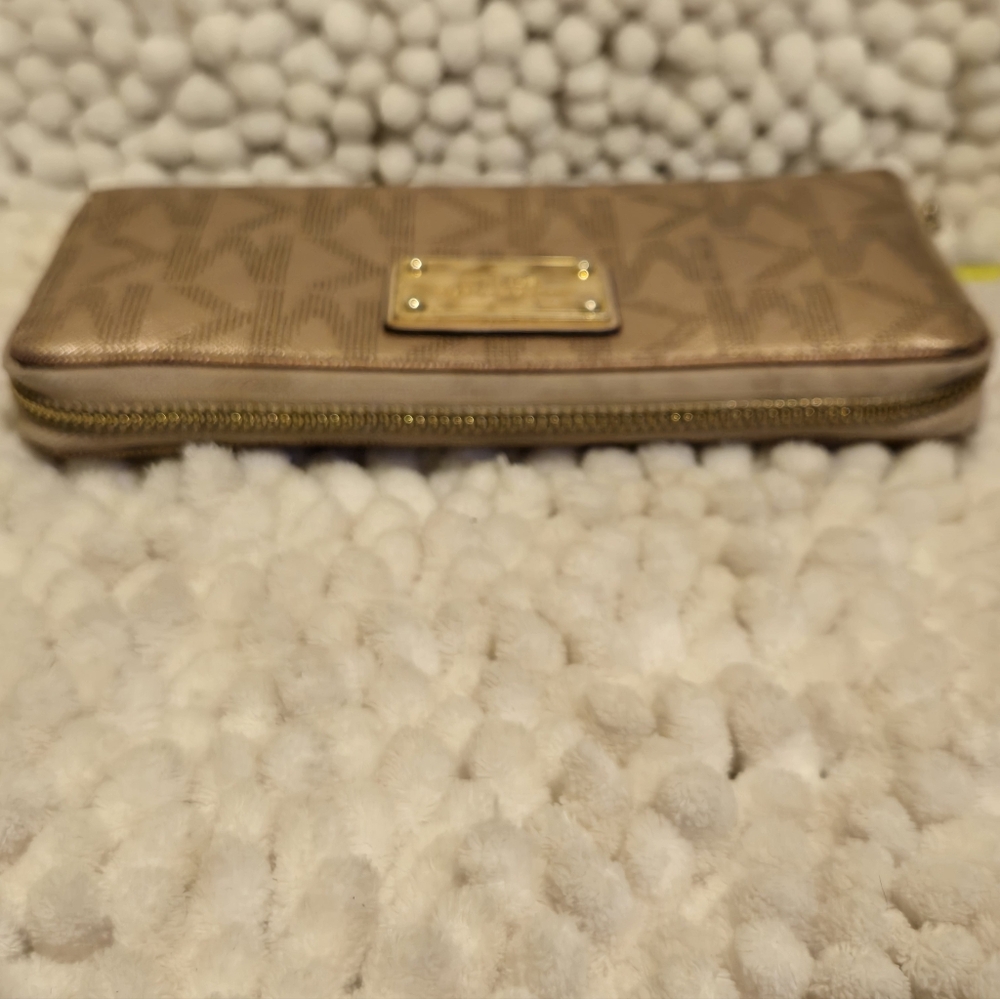 Michael kors rose gold and gold wallet - Picture 7 of 13